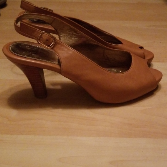 Sofft peep toe sling back heel - Picture 2 of 5
